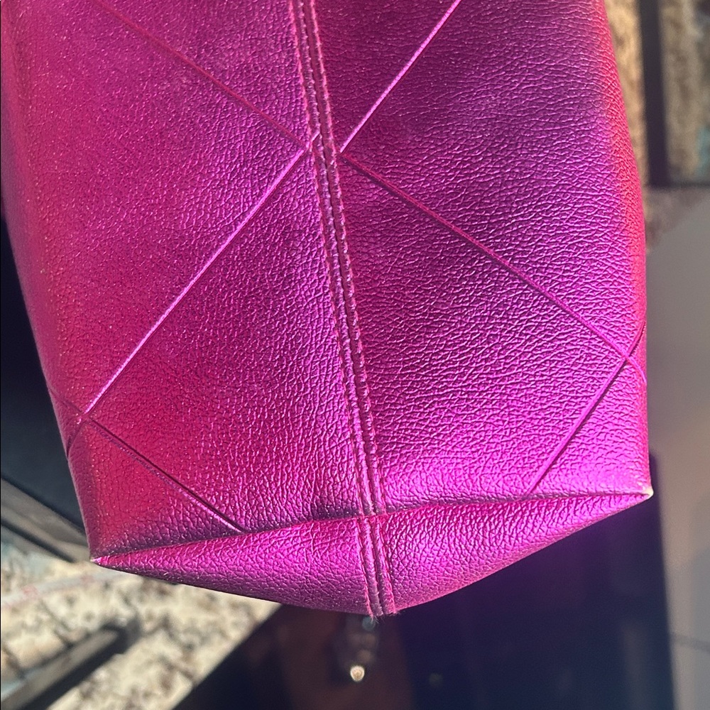Victoria's Secret Metallic Fuchsia Dome Satchel Bag - Picture 3 of 11